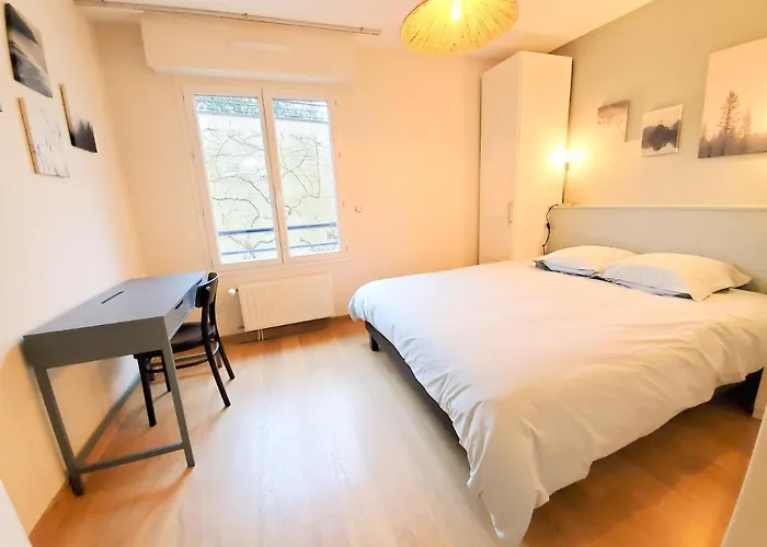 Standing Avec Vue Sur La Mayenne